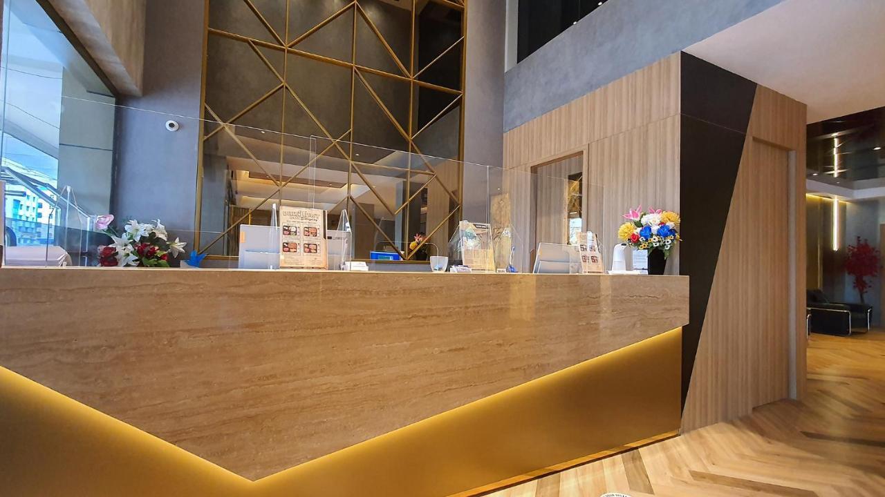 Classie Hotel Palembang Buitenkant foto