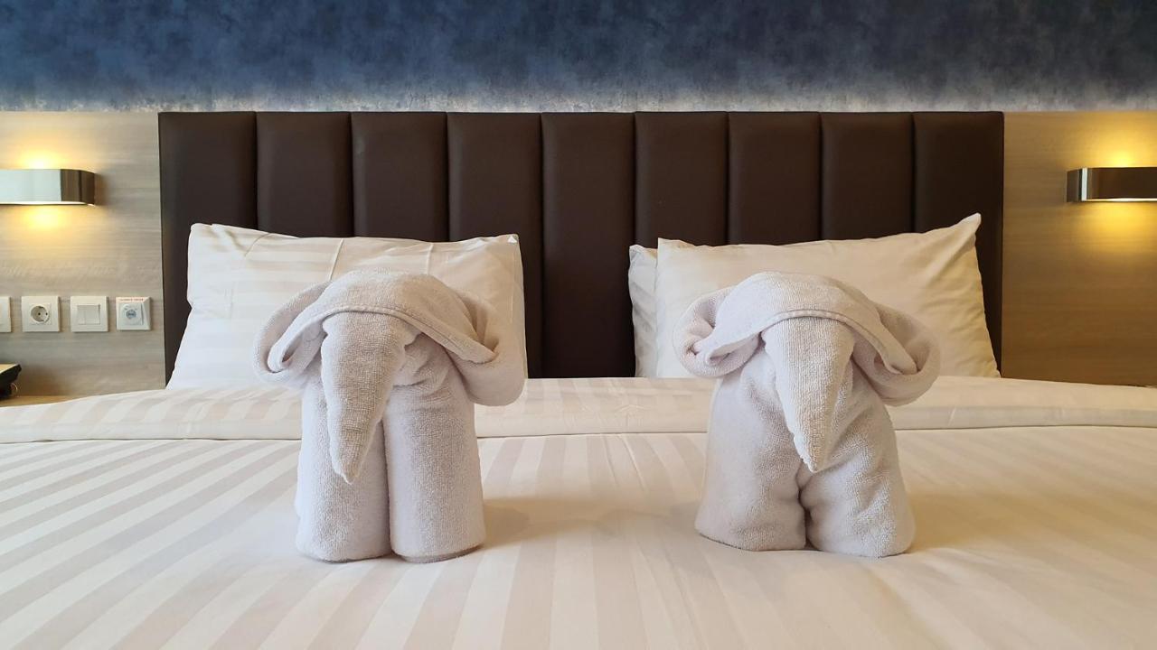 Classie Hotel Palembang Buitenkant foto